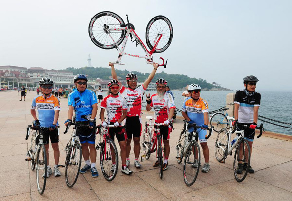 Long-march cycling combo arrive in Yantai, China's Shandong