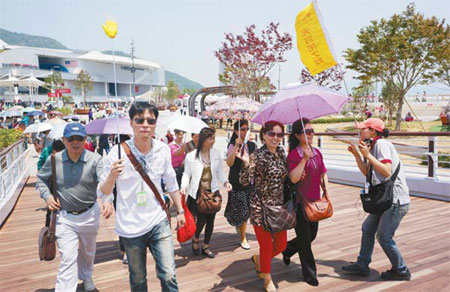 Chinese travelers seek experience, not treadmill tourism