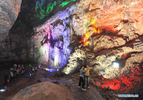 Fuxi cave in Chongqing expected to receive over 20,000 tourists