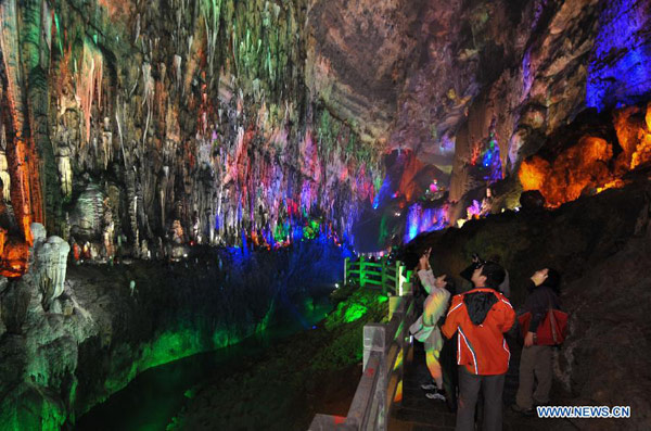 Fuxi cave in Chongqing expected to receive over 20,000 tourists