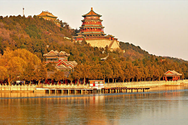 The silent beauty of the Summer Palace in winter