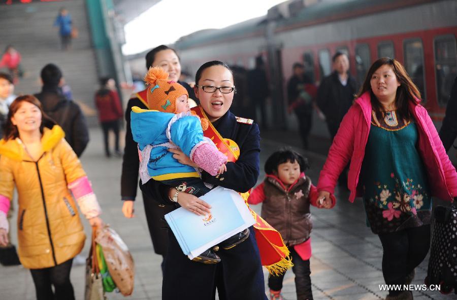 Spring Festival travel rush starts around China