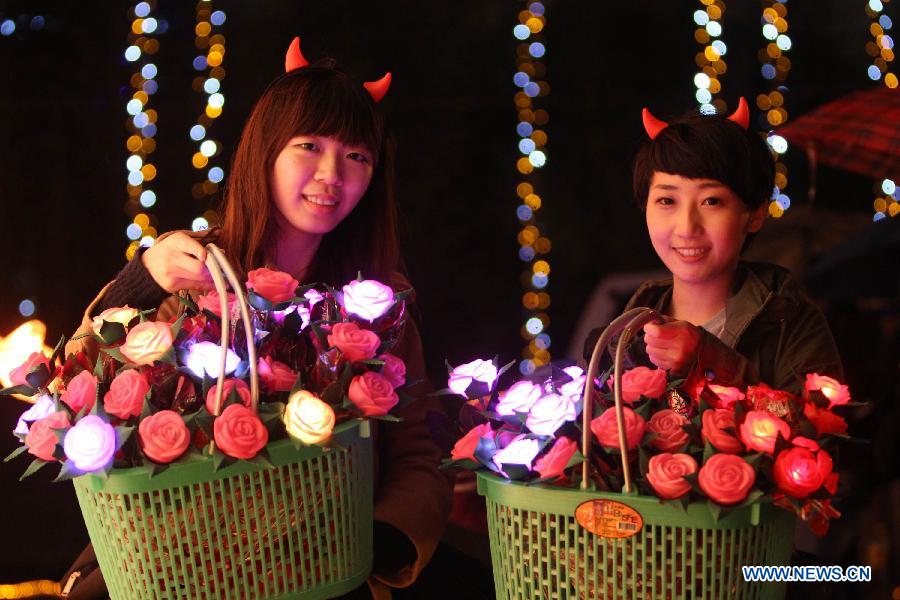 Celebrations for Lantern Festival around China