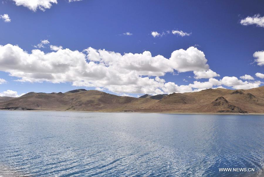 Yamzhog Yumco Lake in Tibet