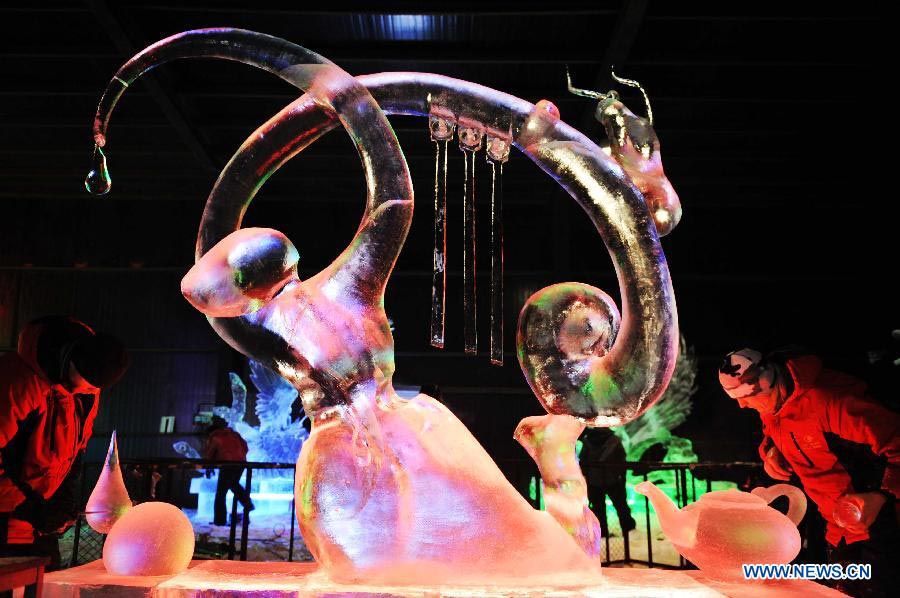 China Harbin Int'l Ice Sculpting Contest kicks off
