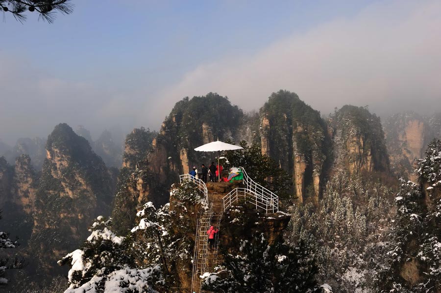 Magnificent peak walls in Yangjiajie