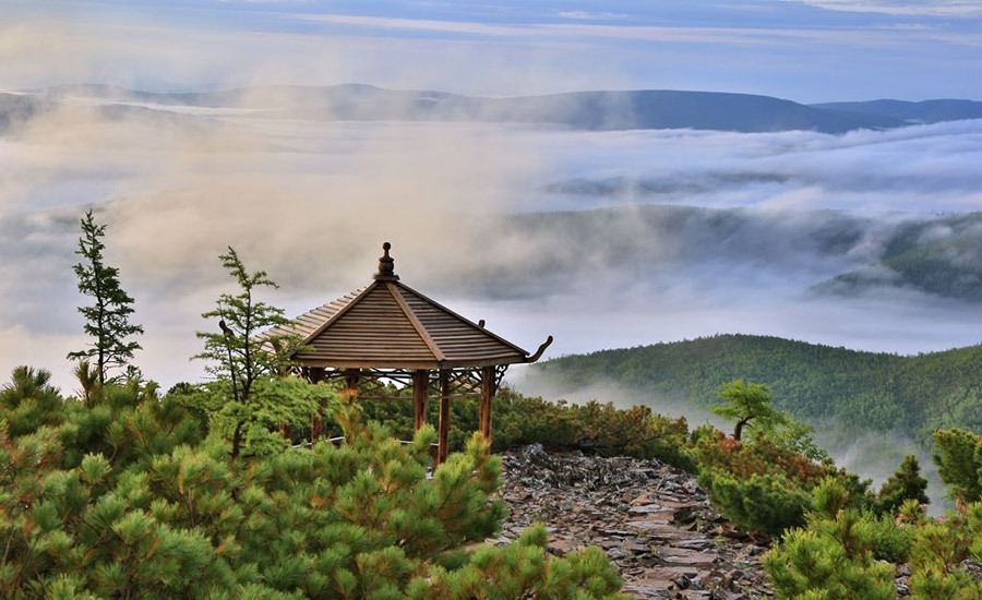 Morning fog of Greater Mountains