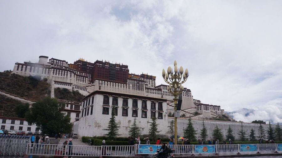 A glimpse of Lhasa