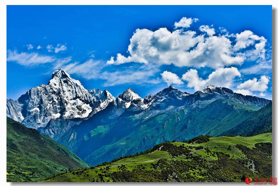 Breathtaking scenery of Mount Siguniang in SW China