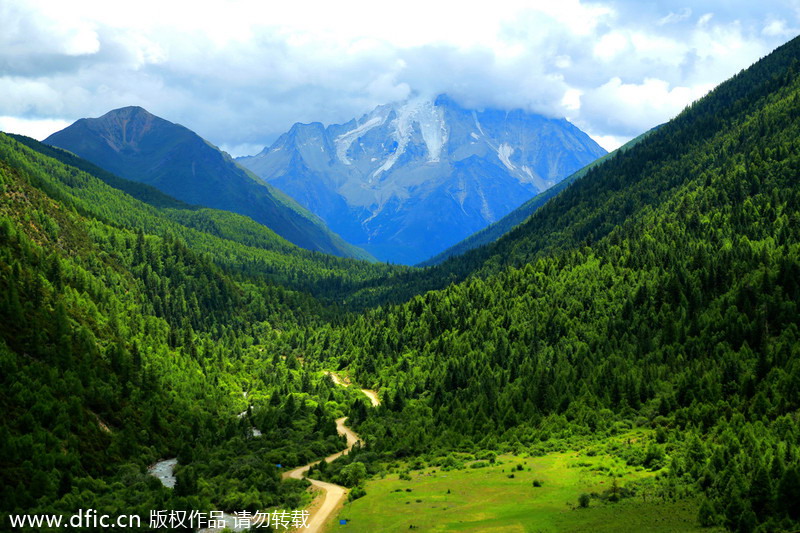 Top 10 routes for a road trip in China