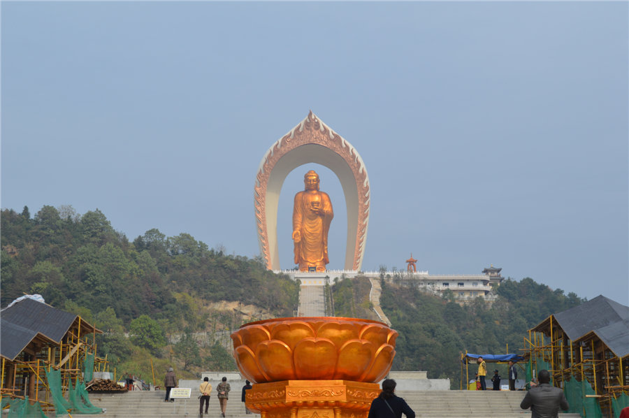 World's tallest Buddha statue in Donglin Temple