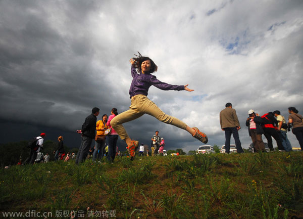 Only 1.8 percent of young Chinese never travel: Survey