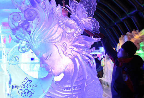 Beijing's ice carnival brings together a world of frosty art