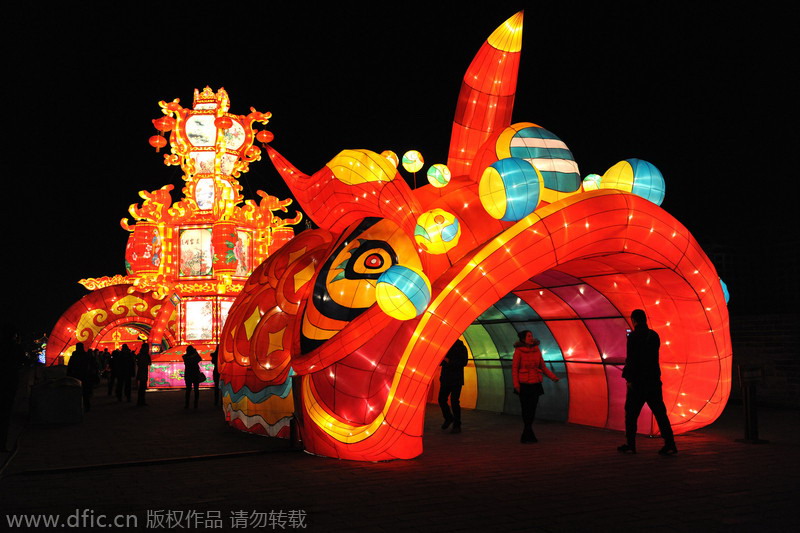 2015 Xi'an Lunar New Year Lantern Shows kick off