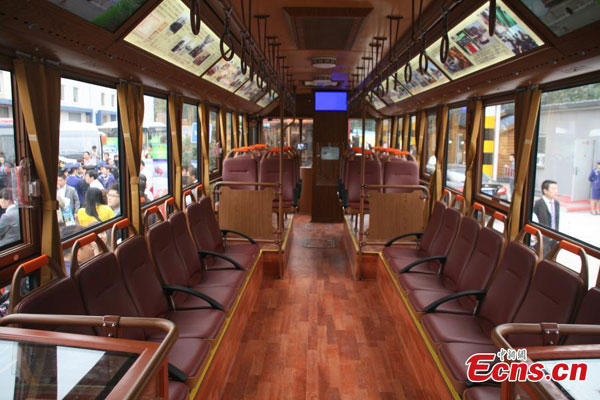 Beijing adds new route for vintage trolley sightseeing