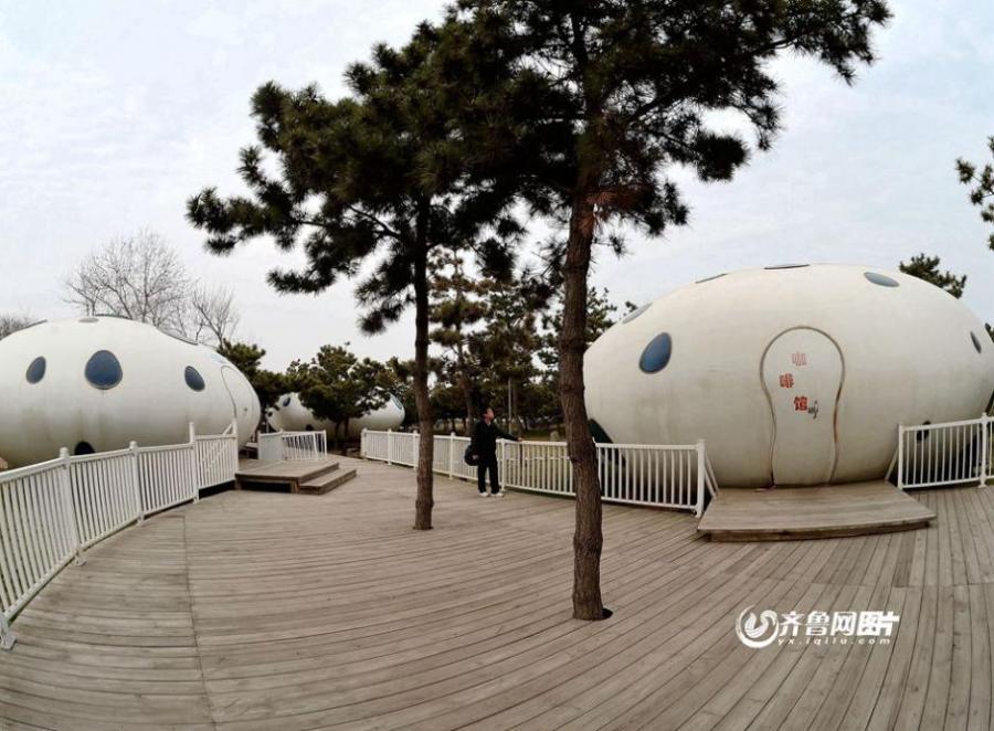 UFO-inspired buildings serve multi-purposes