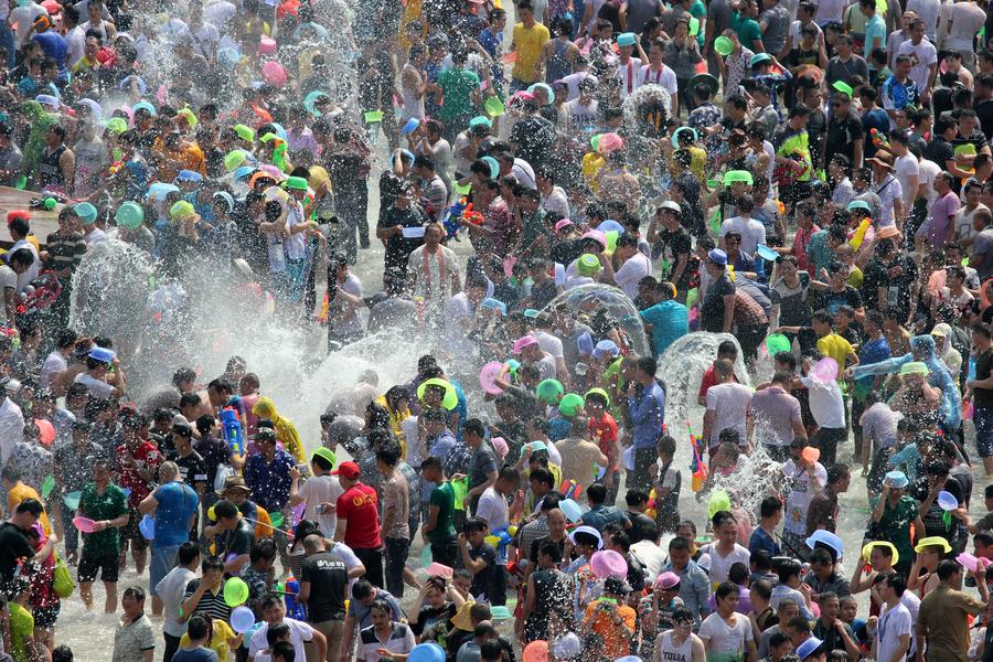 Water-sprinkling festival celebrated by people of Dai ethnic group in SW China