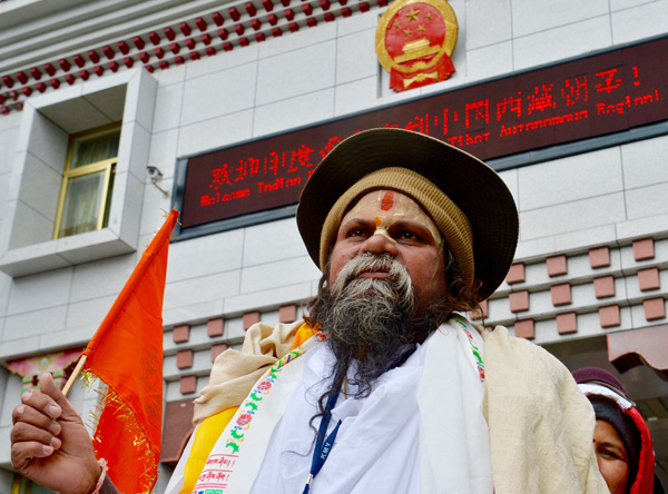 Indian pilgrims step out on new Tibetan route