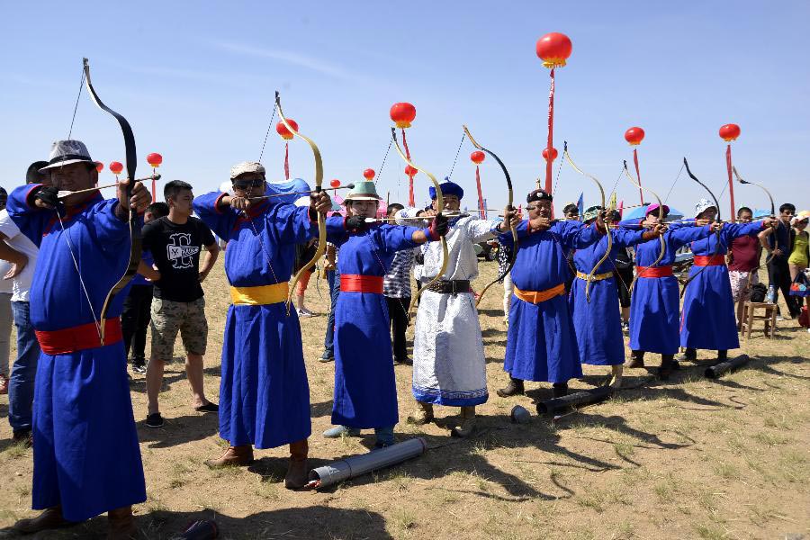 Nadam fair celebrated in Urat Middle Banner