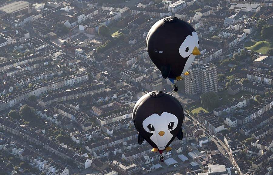 Balloons fly at Britol Int'l Balloon Fiesta