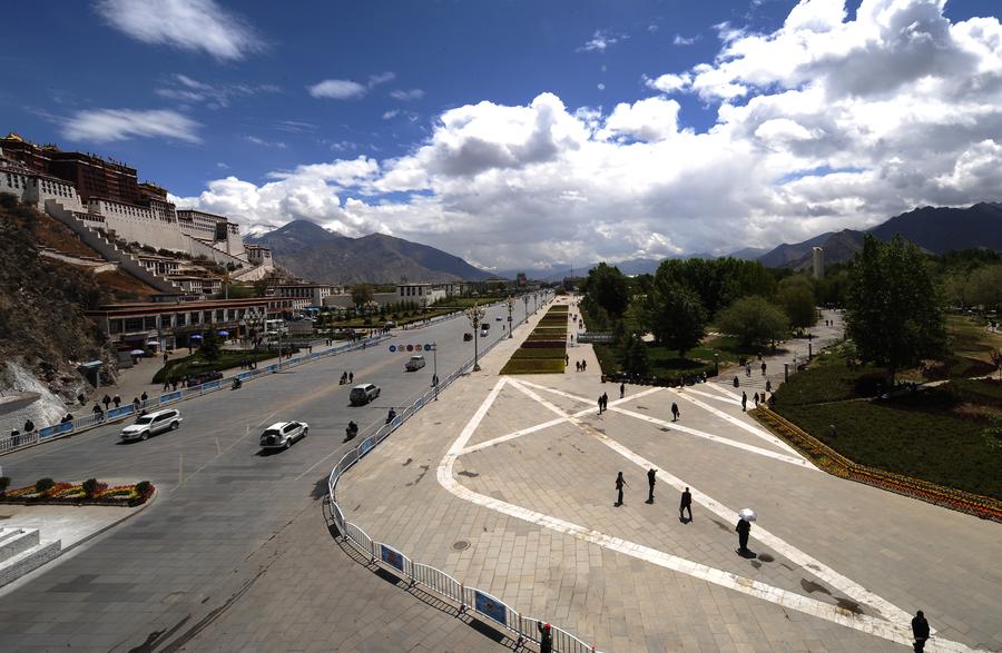Potala Palace square renovated in Tibet
