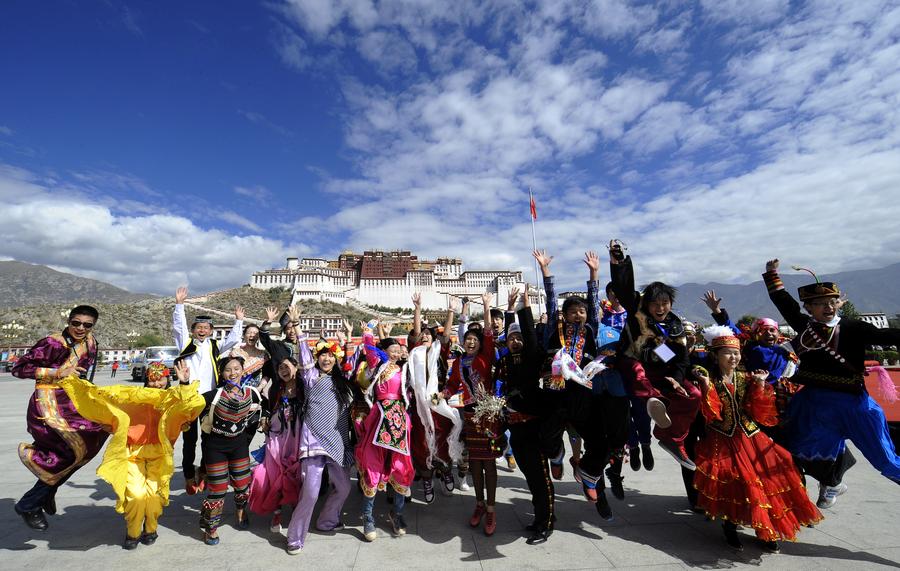 Potala Palace square renovated in Tibet