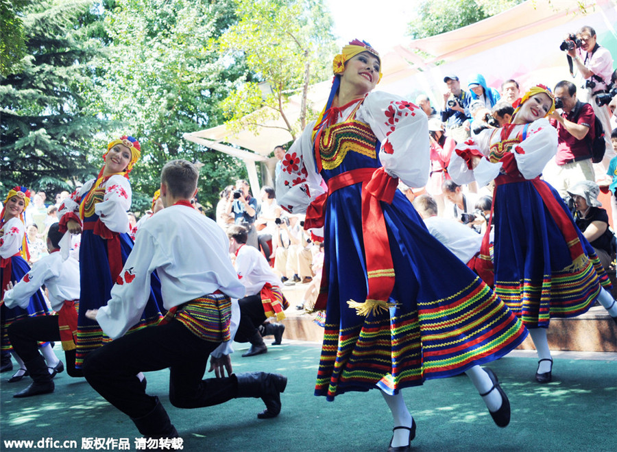 Grand parade kicks off Shanghai Tourism Festival