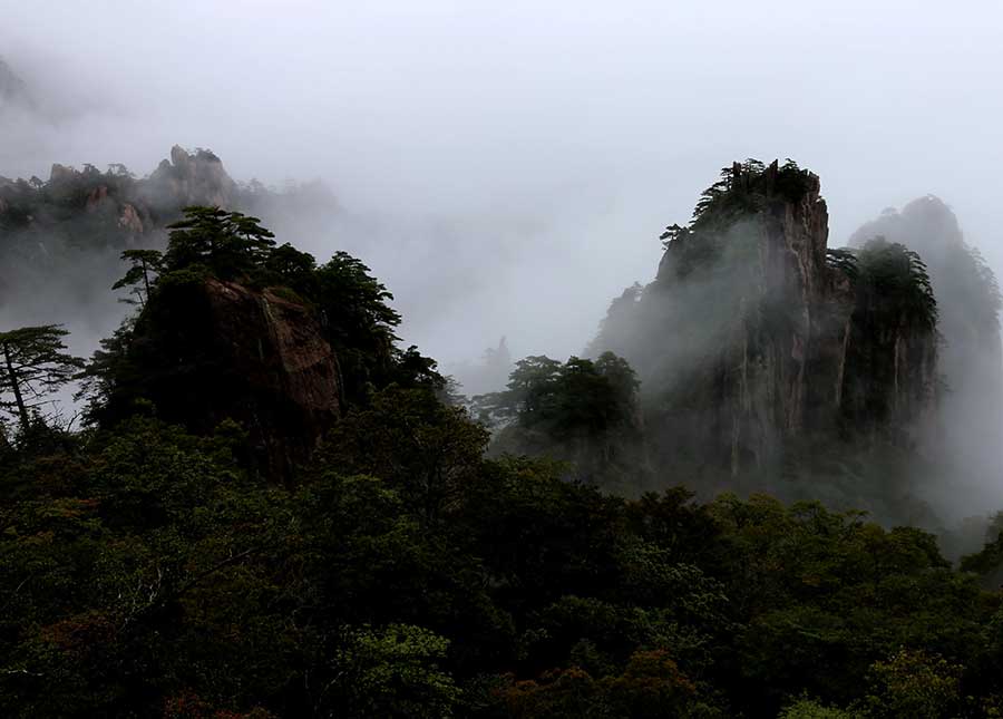 Autumn scenery of Mount Huangshan