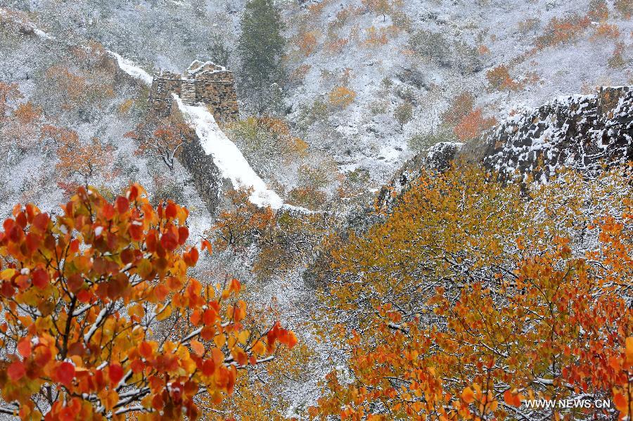 In pics: snow scenery of Great Wall in Beijing