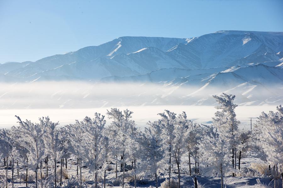 Winter scenery of Tianshan Mountain in Xinjiang