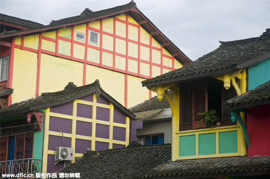 Colorful, ancient town attracts visitors