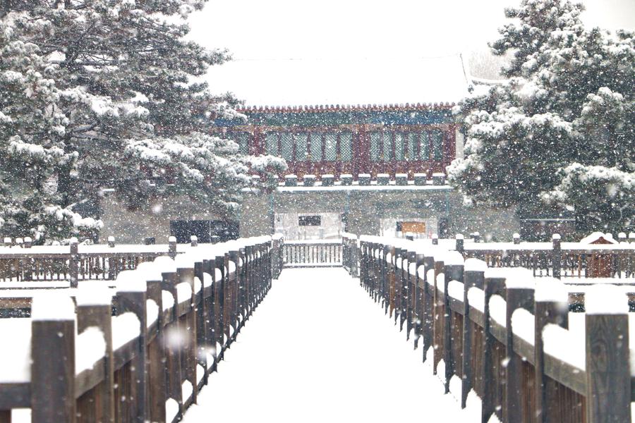 Snowfall witnessed in N China