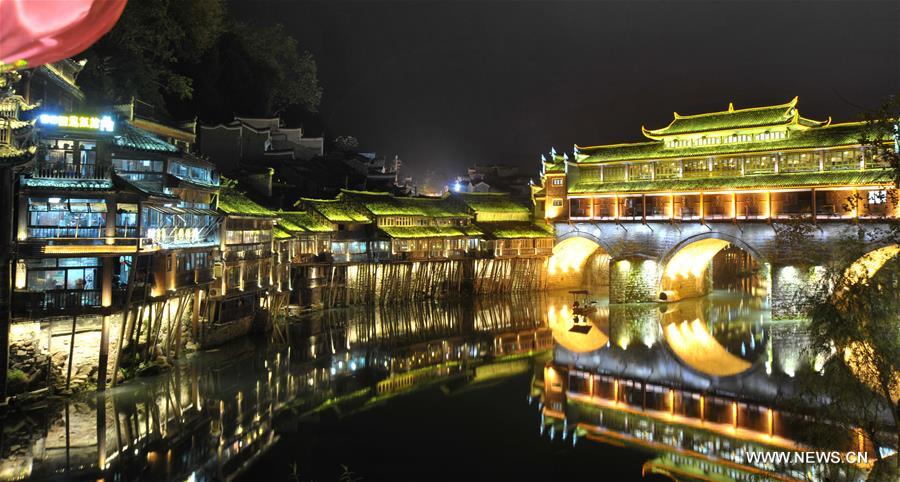 Night view of Fenghuang ancient town in China's Hunan