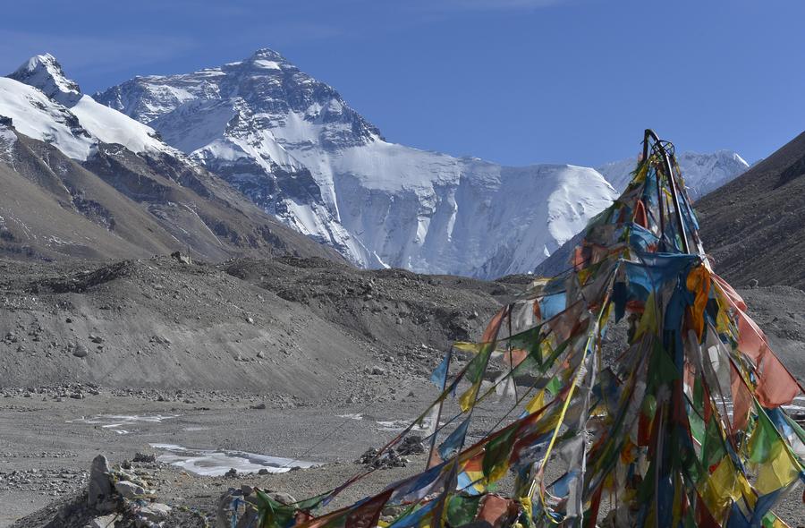 Distant view of Mount Everest in Tibet