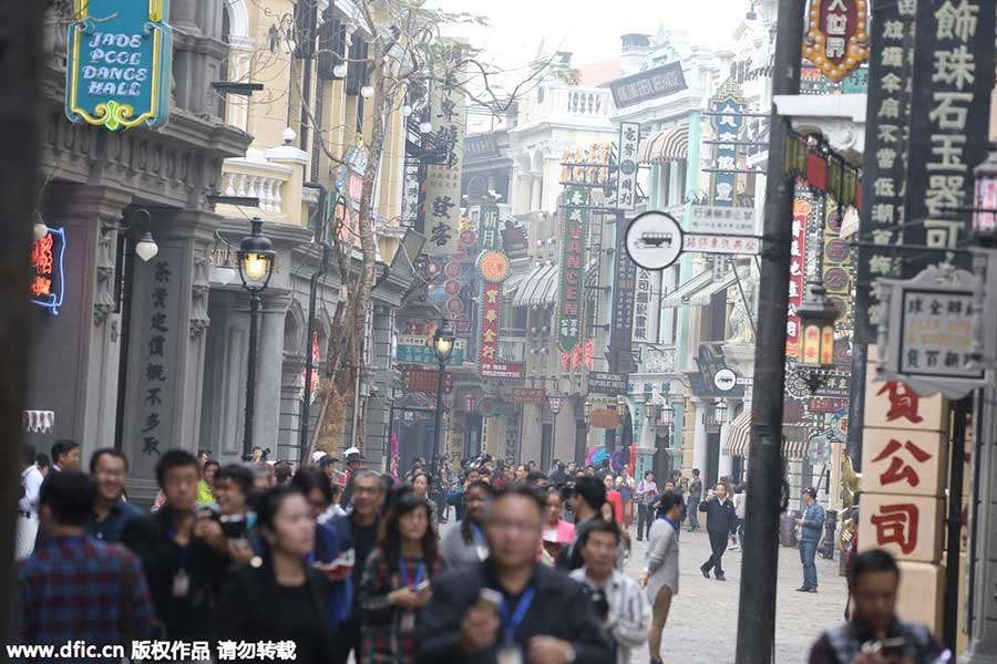 Nanyang Street of Feng Xiaogang's Film Commune opens