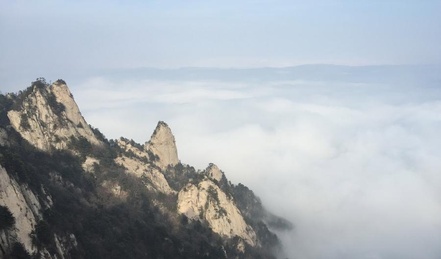Sea of clouds in Yaoshan Mountain in Henan