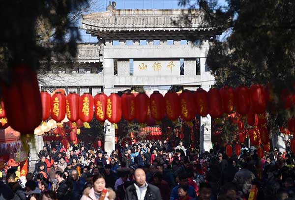 Spring Festival tourism revenue up 16.3 pct