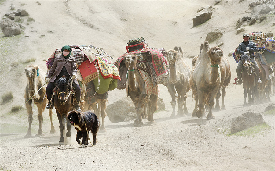 Amazing landscapes of China's Xinjiang captured on film