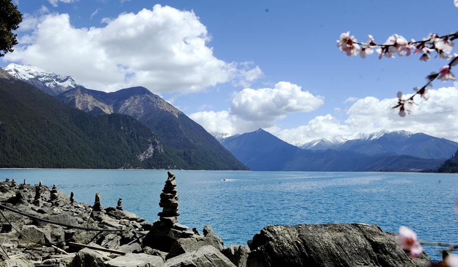 World tourist spot Basum Lake in Tibet