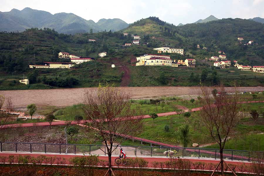 Chishui river valley tourism highway in Guizhou