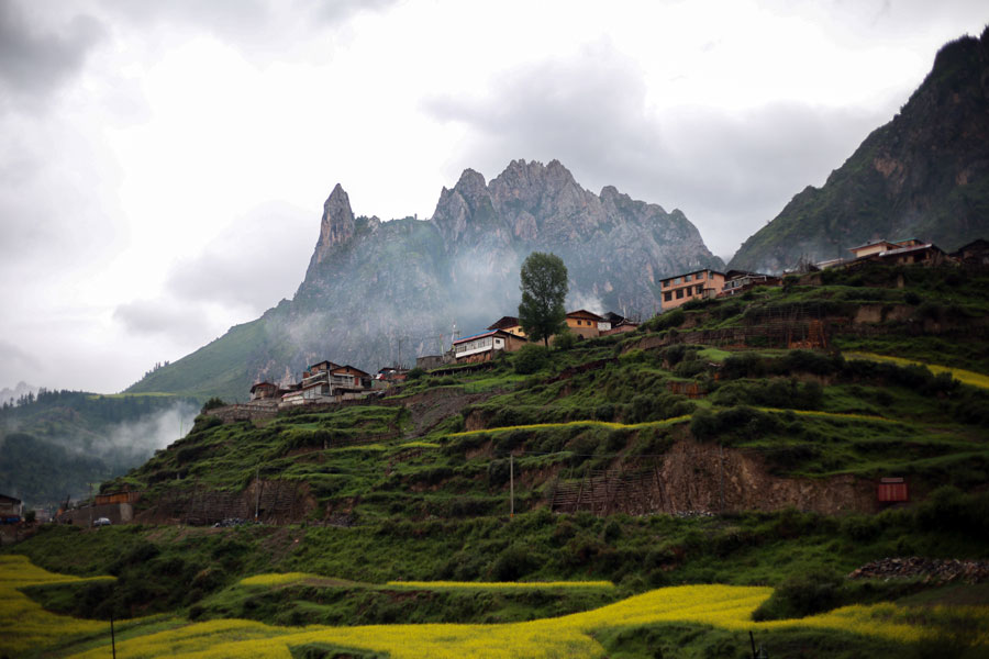 Fog scenery of Zhagana after rainfall in Gansu