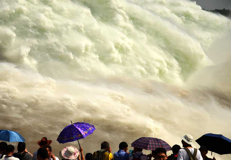 Scenery of Xiaolangdi Dam on Yellow River