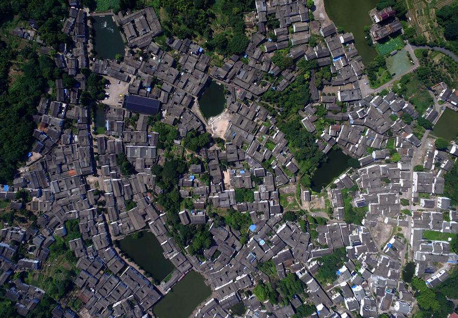 Tourists visit Zhuge village in Zhejiang