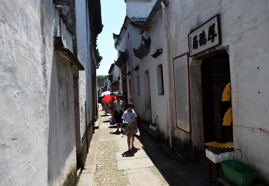 Tourists visit Zhuge village in Zhejiang