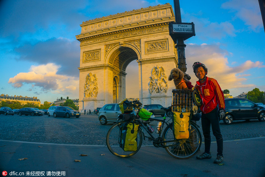 A man and a dog: Traveling around the world on cycle