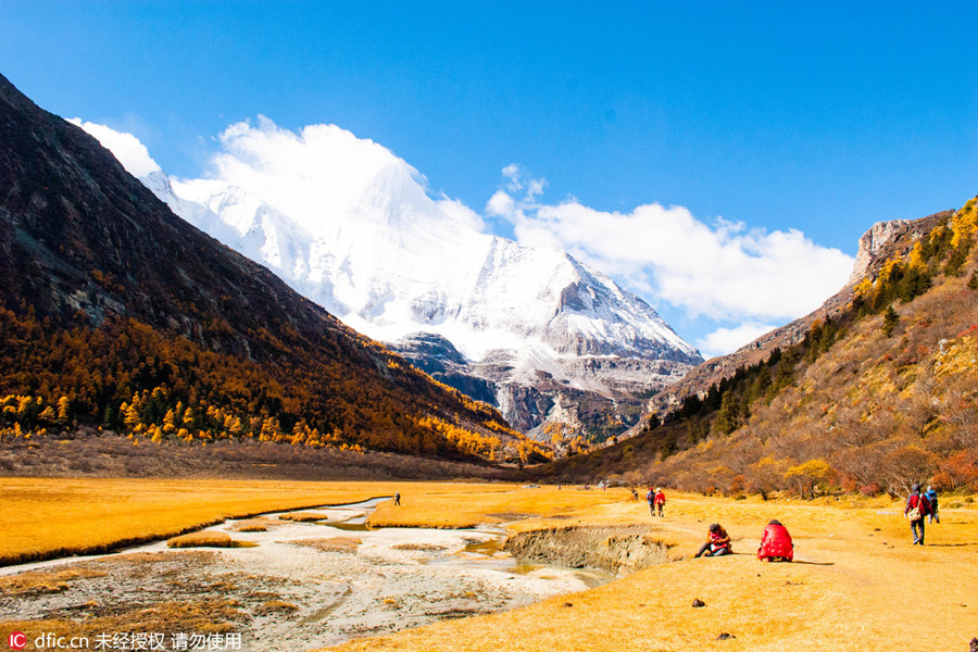 10 snow mountains you should visit in summer