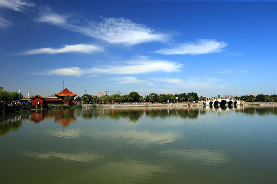 Scenes of ancient city Kaifeng in early autumn