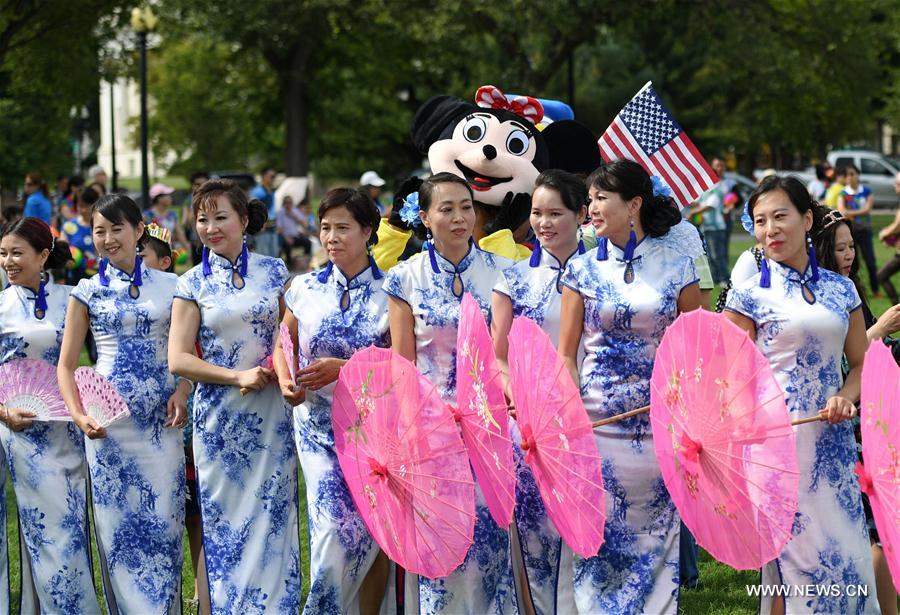 Massive flash mob held to mark China-US Tourism Year