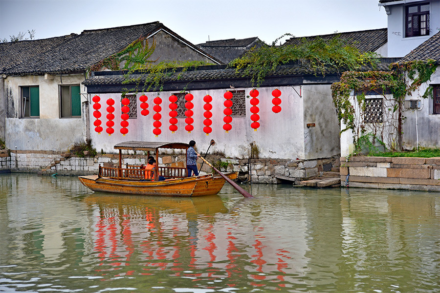 Zhenze ancient town: A living brush drawing