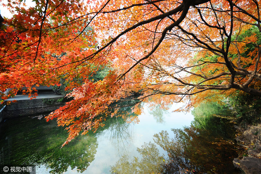 Picturesque Hangzhou in winter